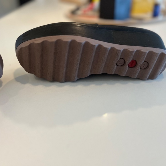 Laika Black ankle boots with mauve sole - Picture 12 of 12